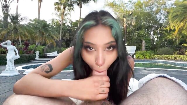 Tattooed Venus Vera Deepthroats A Big Cock Outdoors