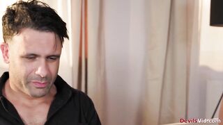 Jessie Ames Spreads Her Asshole On The Couch