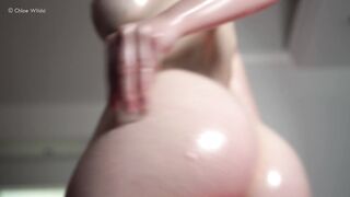 Chloe Wildd Fills Her Ass With A Butt Plug