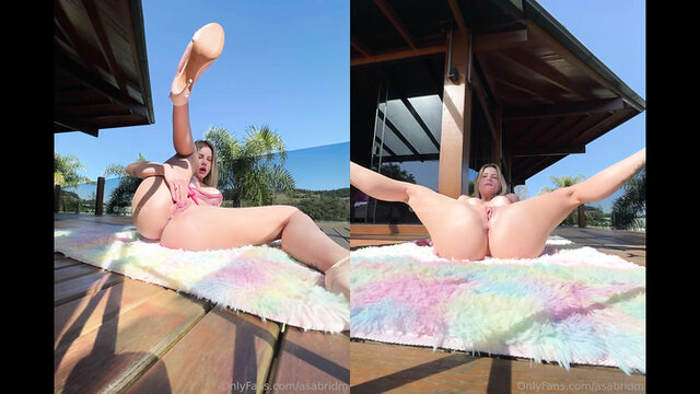 Sabrina De Martini Masturbates Outdoor