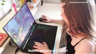 Yuiwoo Gets Creampied While Gaming