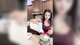 Halococo Fucks Her Cunt While Cooking