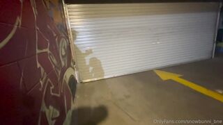 SnowBunni_bne Sucks Huge Cock In A Public Lot