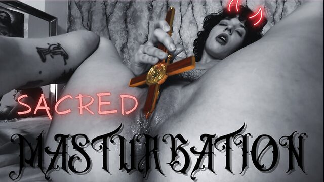 Michelle Star Strips Her Tattooed Body For Nasty Anal Masturbation