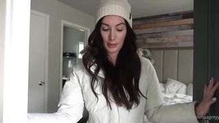 Elena Grey Squirts Her Winter Fluid For OnlyFans POV