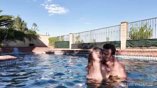 Aderes Quinn Bangs Vince Karter In Kinky Underwater Pool