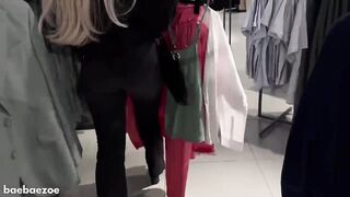 Baebaezoe Gives Blowjob In Changing Room