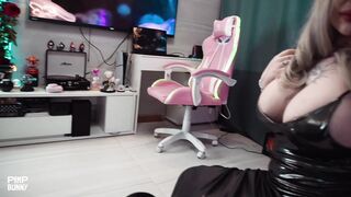 Peach Bitch Gets Off Hard With Big Tits