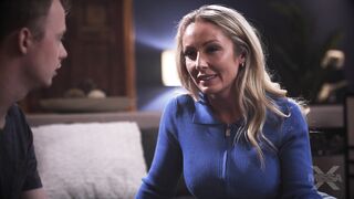 Sadie Summers The Horny Stepmom Sucks Stepson's Load