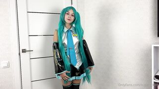 Sugary_Kitty Gets Fully Filled With Creampie As Hatsune Miku