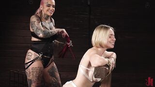 LeighRavenX Dominates Rebel Rhyder With Latex Strap-On