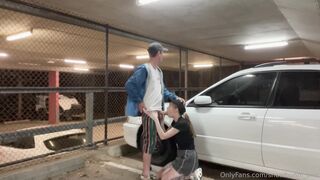 SnowBunni_bne Delivers Sloppy Oral In A Parking Lot