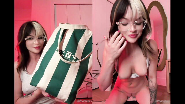 Peach Jars Grinds Her New Fuck Machine With Lube