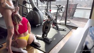 Angelrawww Delivers Blowjobes In The Gym