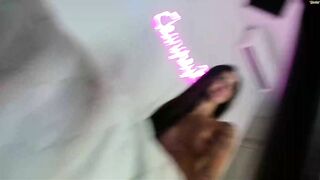 Bianca Grey Fills Her Pussy To The Brim In The Bedroom