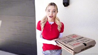 Piper Presley Shows Big Tits On Pizza Delivery