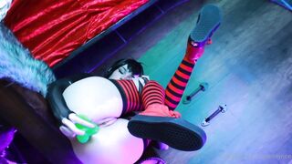 Gremlynne Gapes Her Perfect Ass In Halloween Cosplay