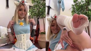 BabyFooji Enjoys Vaginal And Anal Play In Her Rosalina Costume
